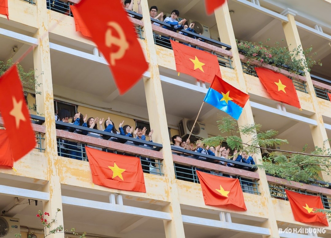Giáo dục lí tưởng cách mạng, lòng yêu nước cho ĐVTN thông qua mô hình tuyên truyền "Tự hào một dải non sông"